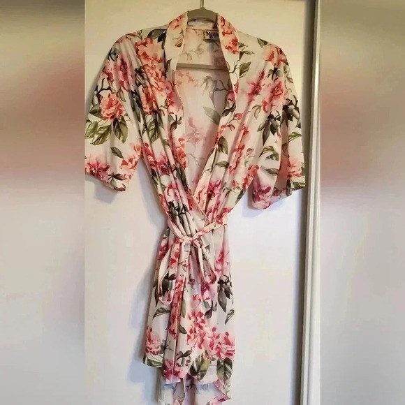 Floral House coat/Robe - Picture 1 of 3
